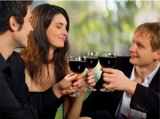 Consumatori di vino in Italia, sempre più saltuari e anziani